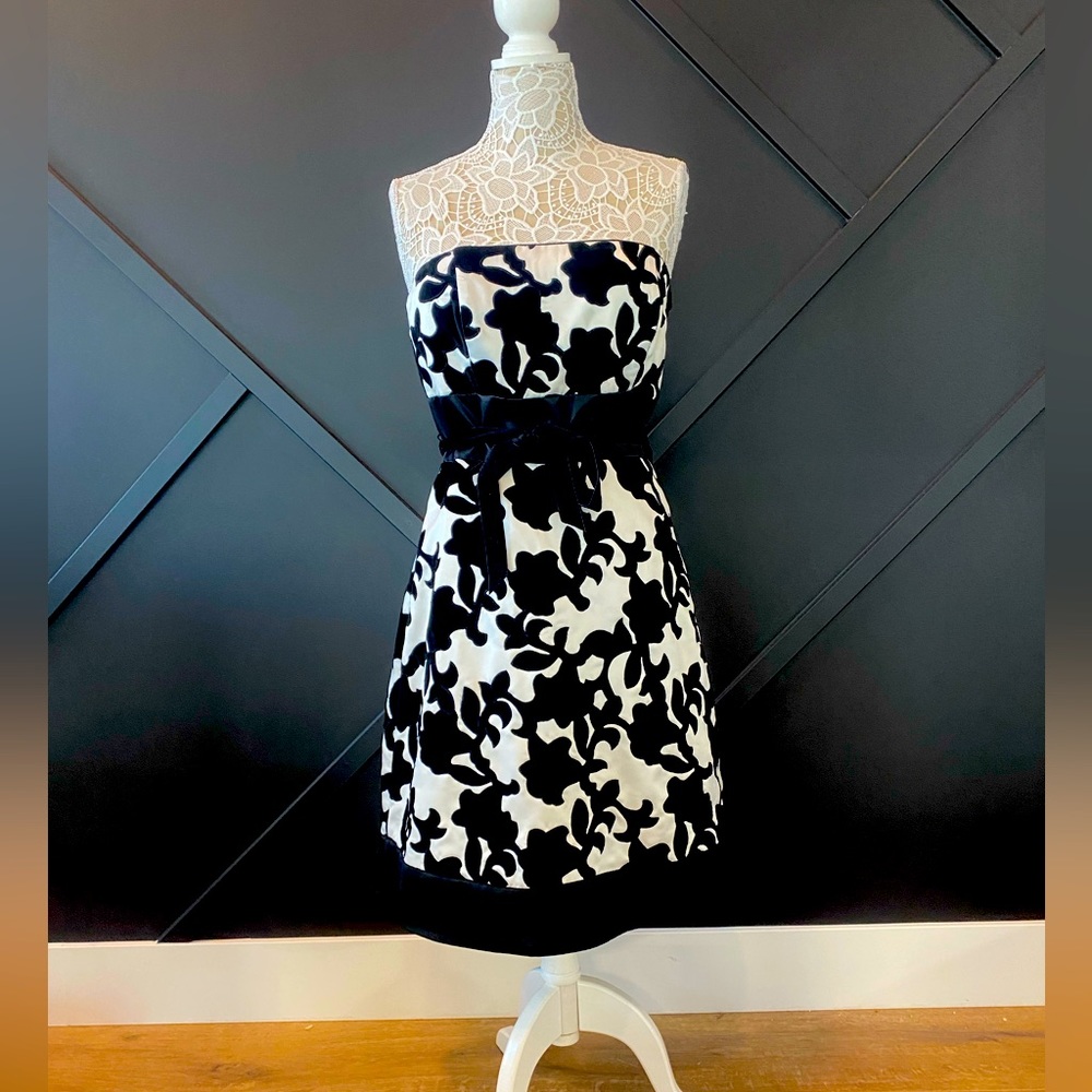 Black and white strapless dress size 10
